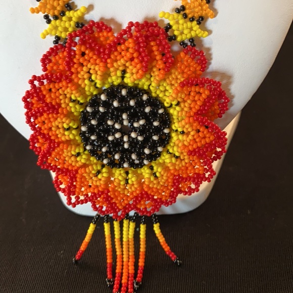 Handmade beaded sunflower necklace - Picture 2 of 5